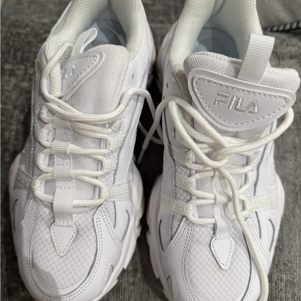 Fila White Chunky Sneakers – Size 7.5
